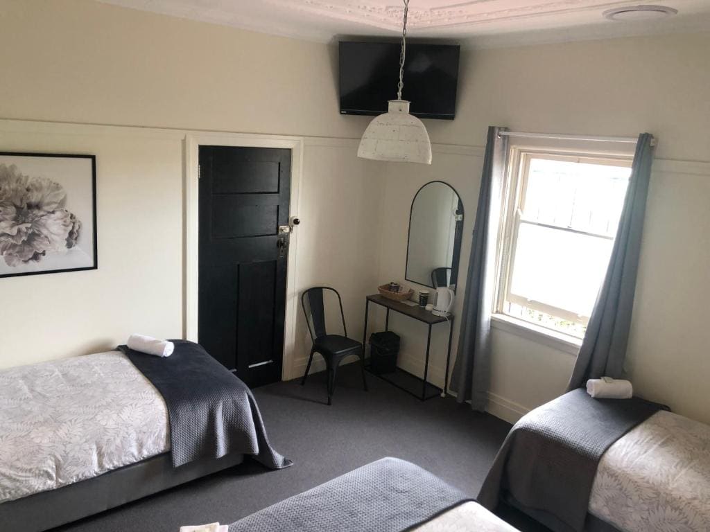 Quadruple Room with Shared Bathroom room - Image 1