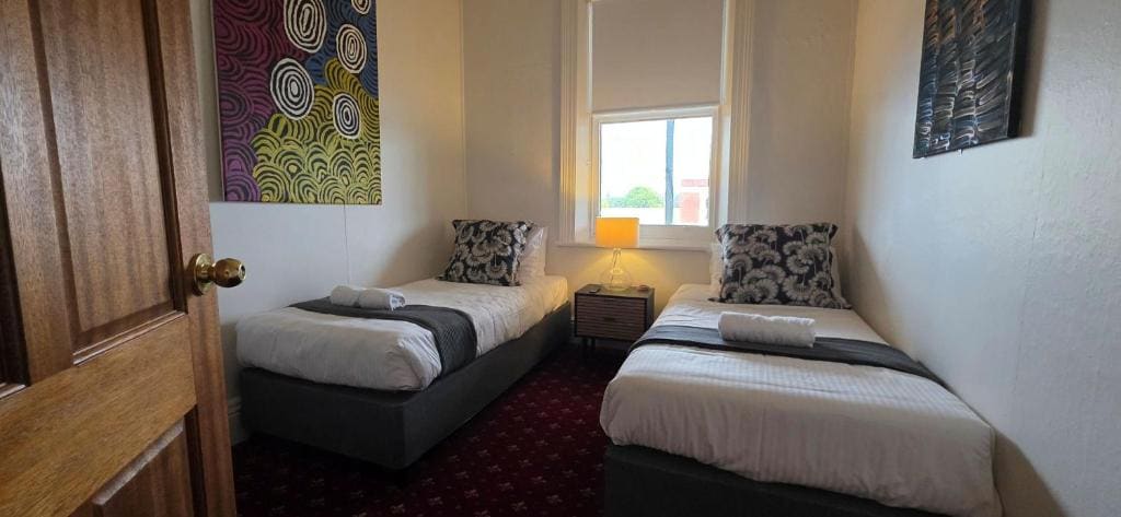 Standard Twin Room room - Image 1
