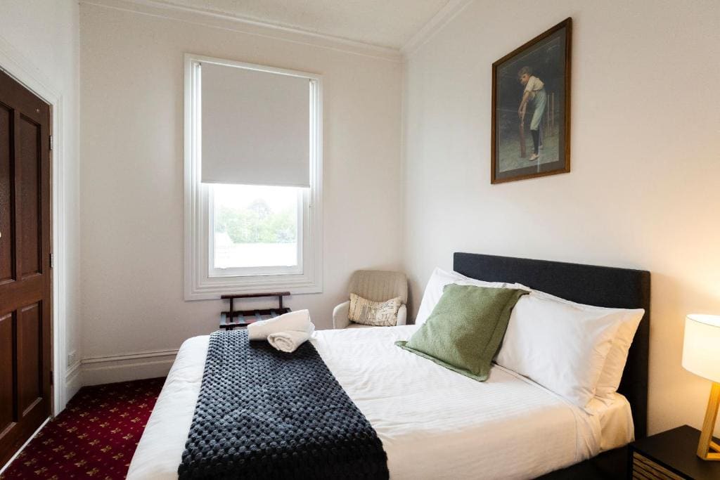 Deluxe Double Room with Balcony room - Image 2