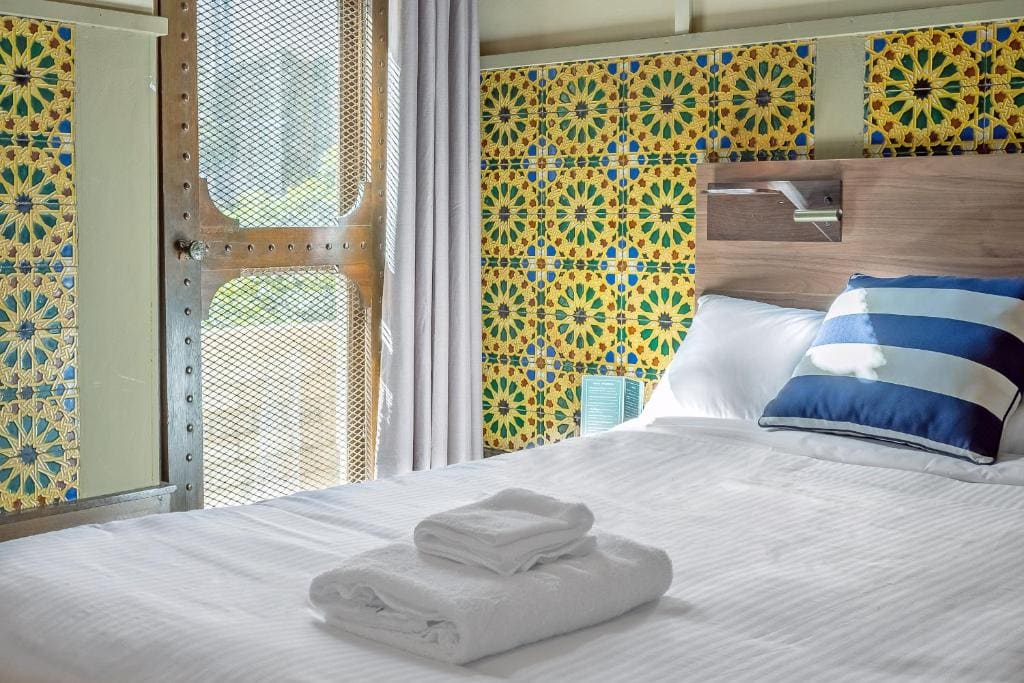Deluxe Family Room room - Image 2