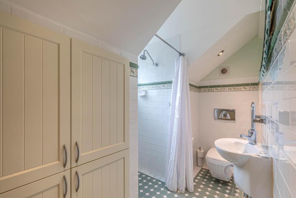 Double Room with Extra Bed room - Image 3