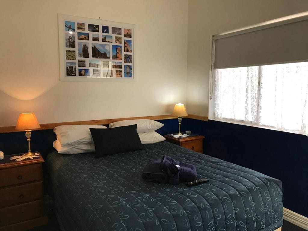 Double Room with Spa Bath room - Image 1