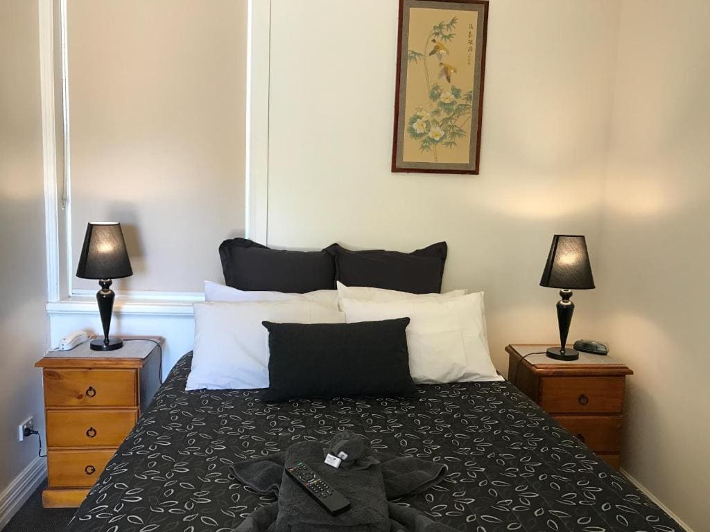 Double Room with Spa Bath room - Image 2