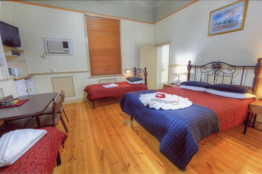 Family Room room - Image 2