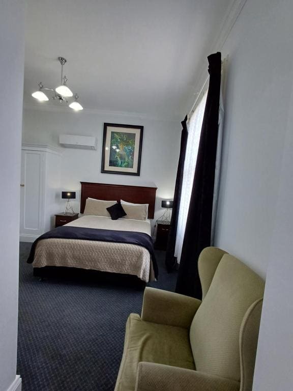 Premium Twin Room room - Image 1