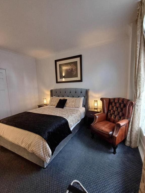 Deluxe Queen Room room - Image 2