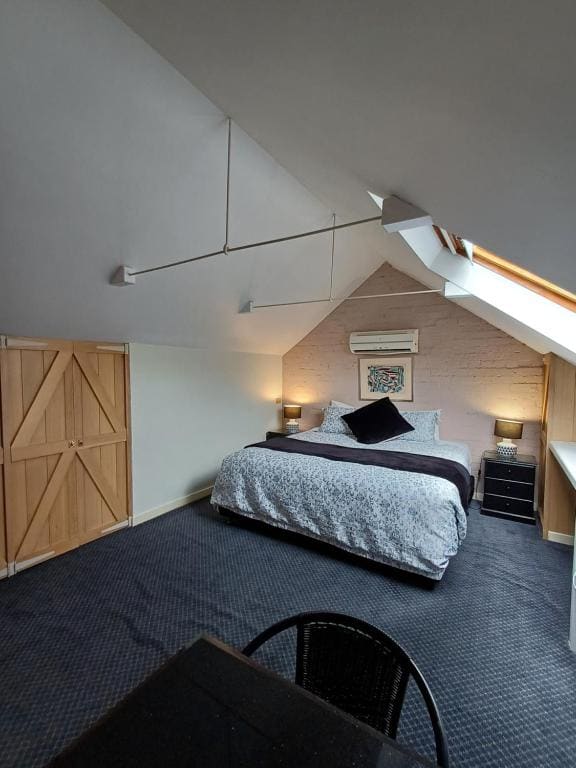 King Loft room - Image 3