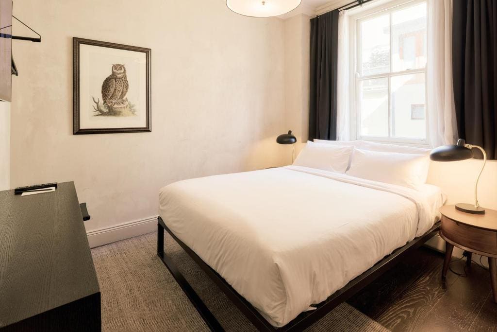 Petite + room - Image 1