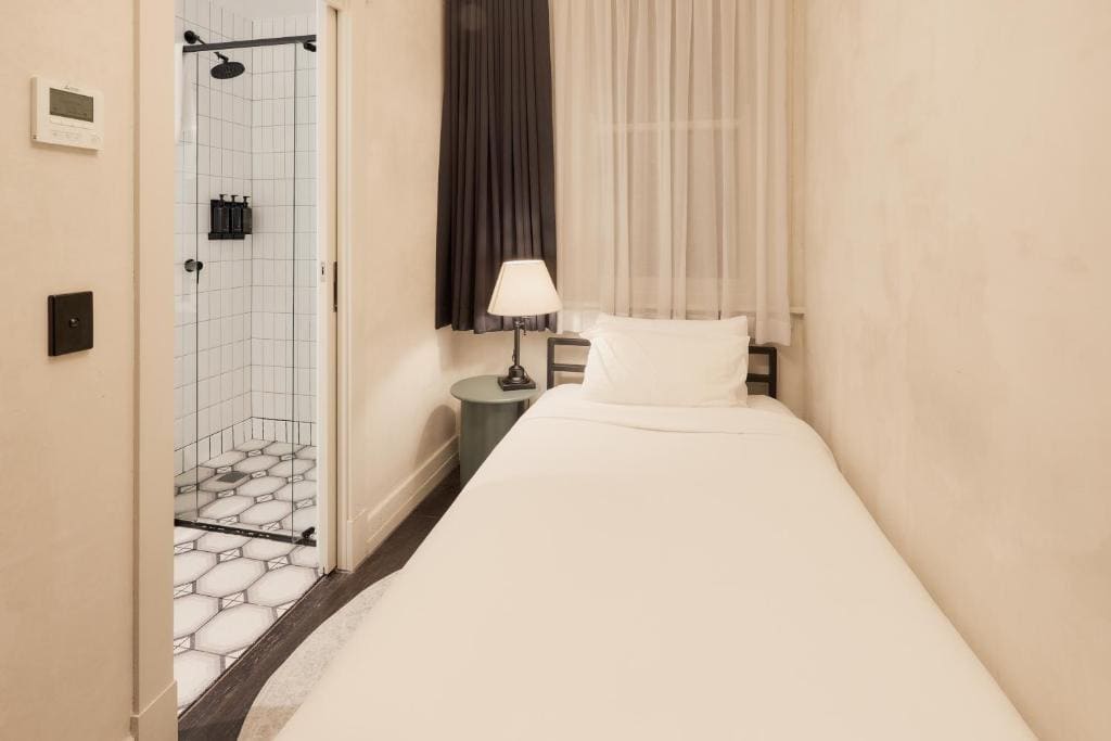 Strand 01 room - Image 1