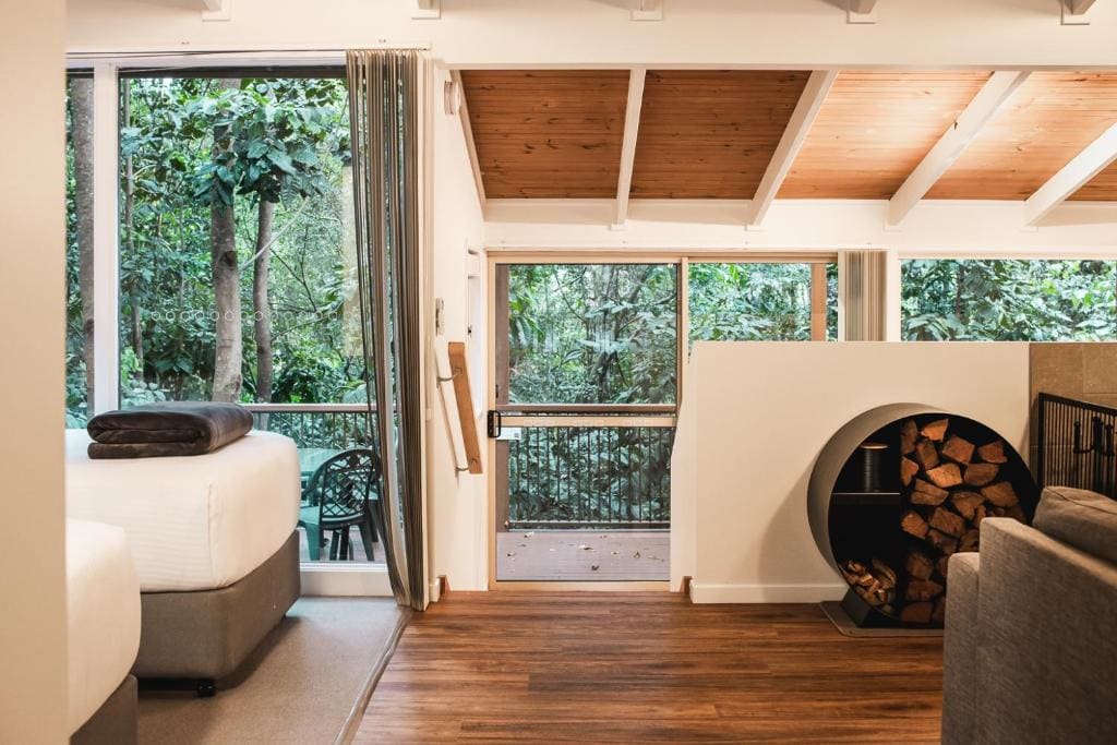 Log Cabin room - Image 3