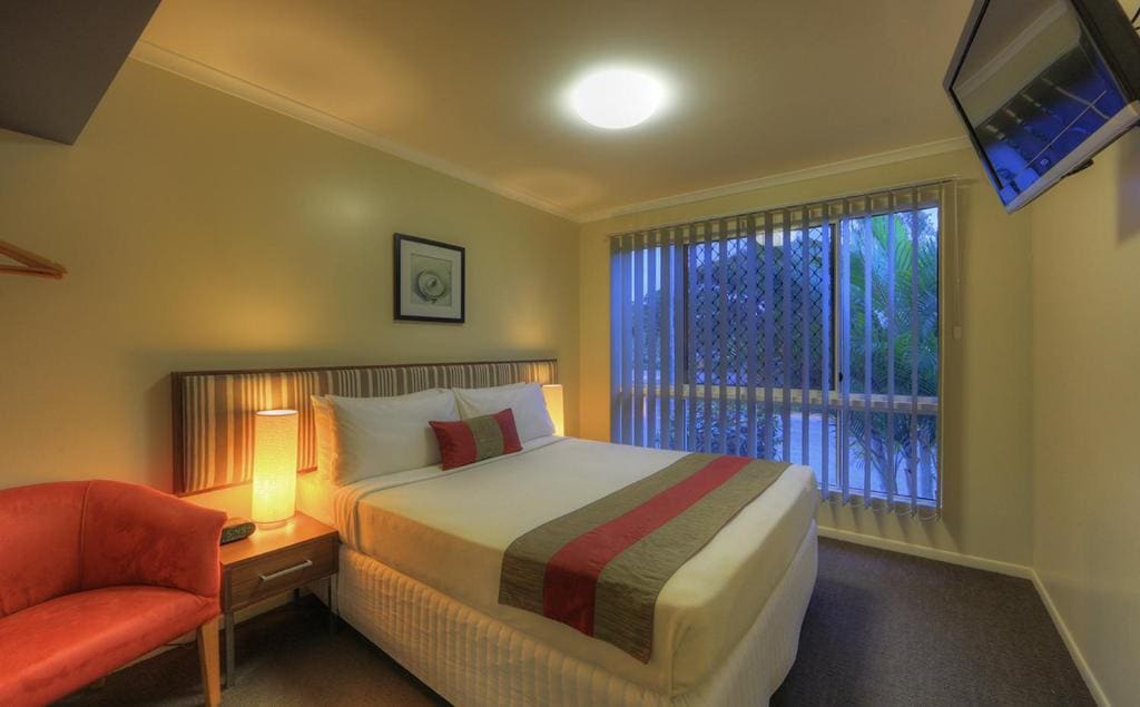 Queen Disabled Room room - Image 3