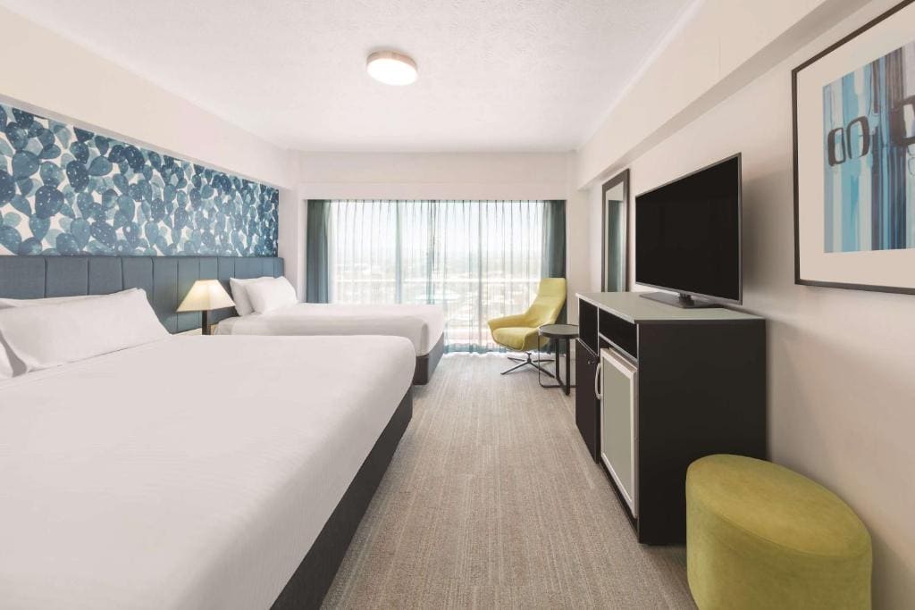 Room room - Image 1