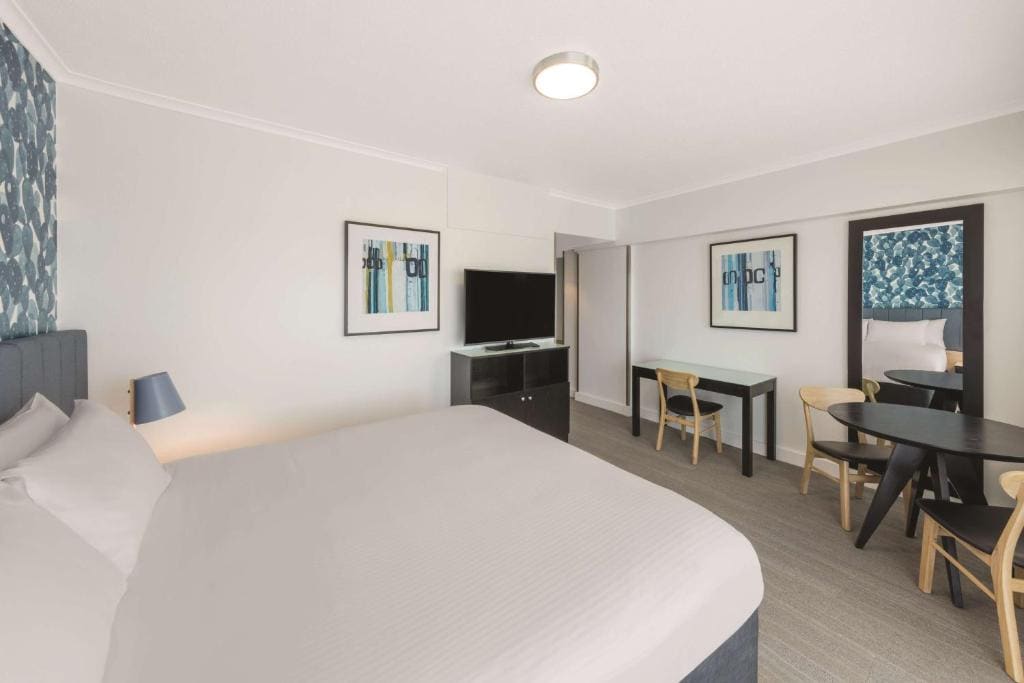 Room room - Image 2