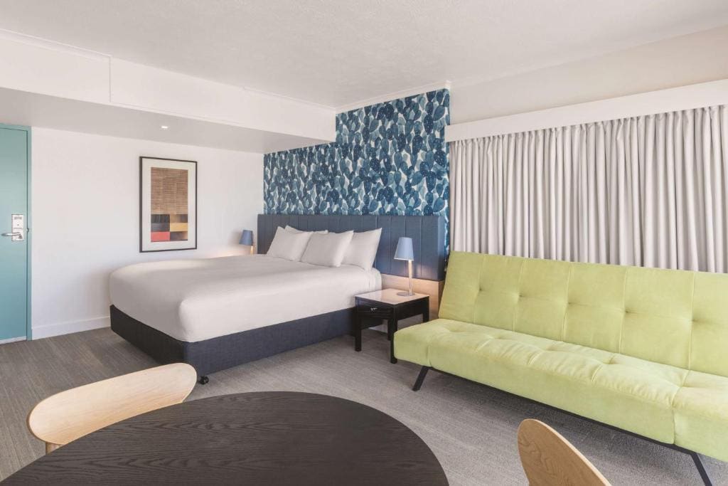 Room room - Image 3
