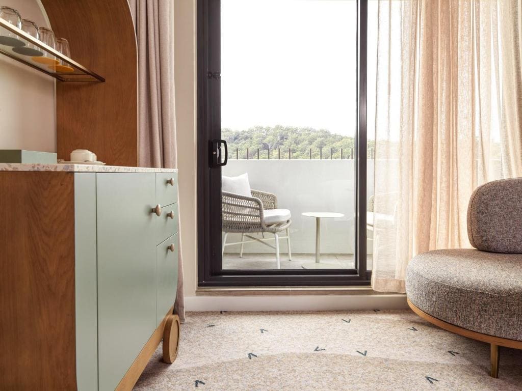Premium King Room with Balcony room - Image 1
