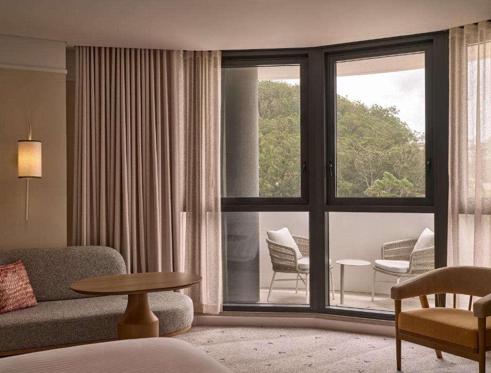 King Suite with City and View Balcony room - Image 2