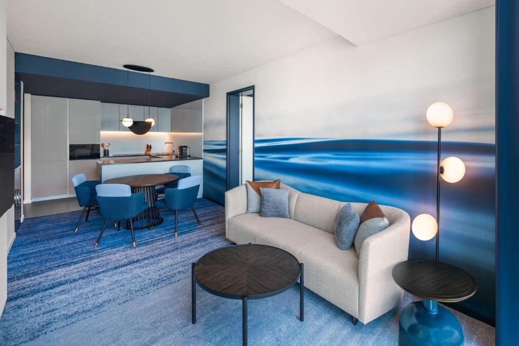 Superior Studio, Studio, Bedroom 1: 1 King, Bedroom 2: 1 King, Darling Harbour view room - Image 3