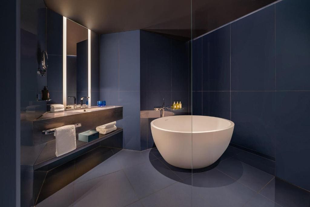 Standard Room, Guest Room, 1 King, City view room - Image 3