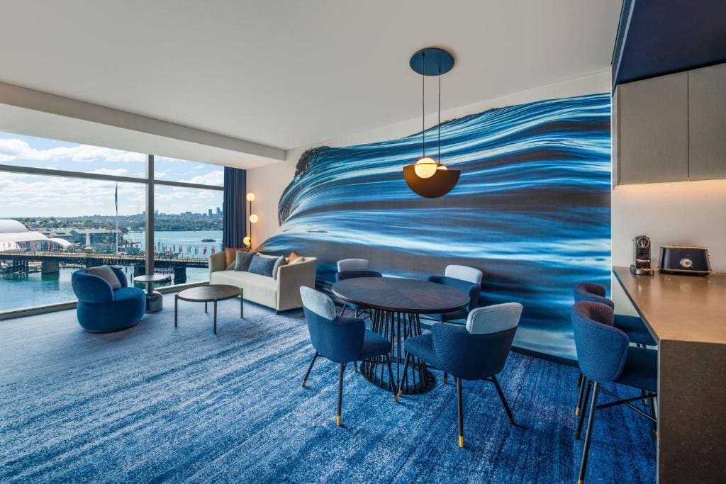 Superior Studio, Studio, Bedroom 1: 1 King, Bedroom 2: 1 King, Darling Harbour view room - Image 2