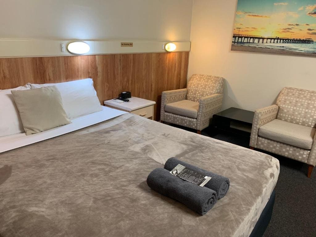 Deluxe Queen Room room - Image 1