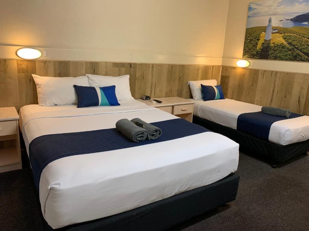 Deluxe Triple Room room - Image 2