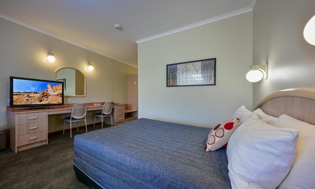 Palms Queen Room room - Image 2