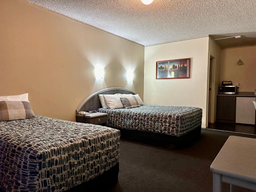 Standard Twin Room room - Image 1