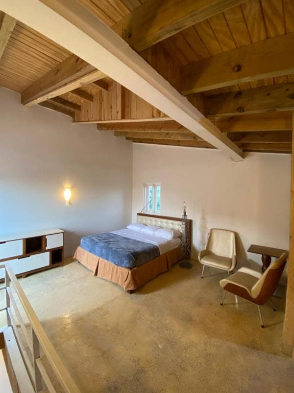 Apartment with Mountain View room - Image 1