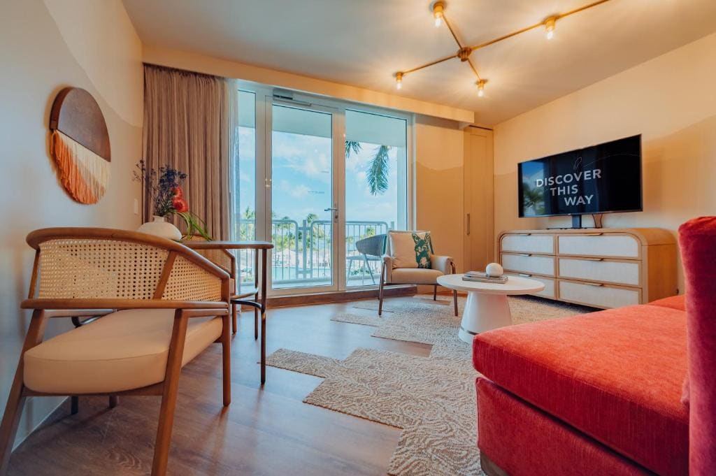 Resort room with a King bed - Adults Only room - Image 1