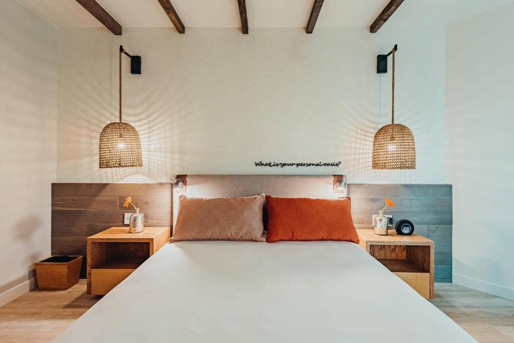 Resort room with a King bed - Adults Only room - Image 2