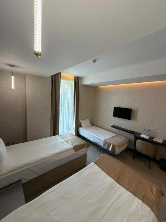 Classic Triple Room room - Image 1