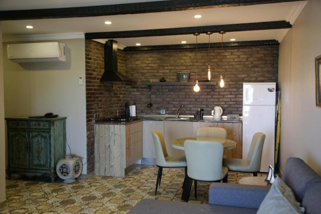 Deluxe Family Suite room - Image 1