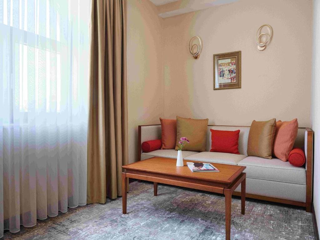 Deluxe City View room - Image 2
