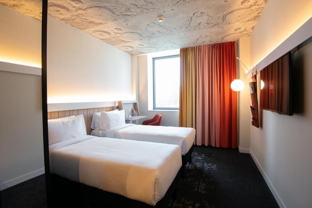 Standard Twin Room room - Image 1