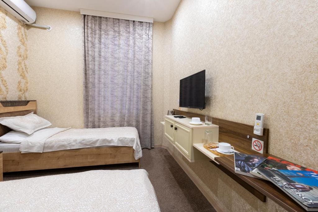 Standard Twin Room room - Image 3