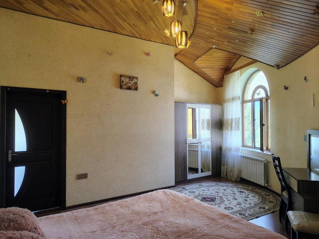 Deluxe Queen Room room - Image 3