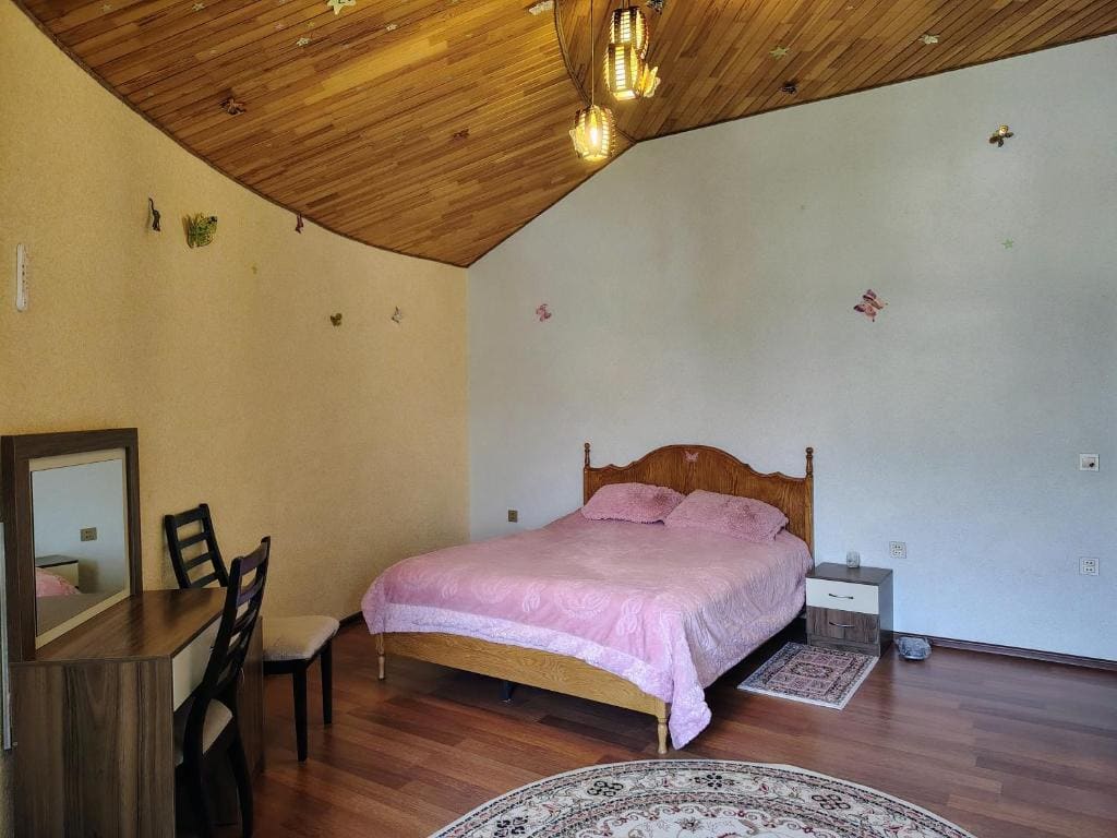 Deluxe Queen Room room - Image 2