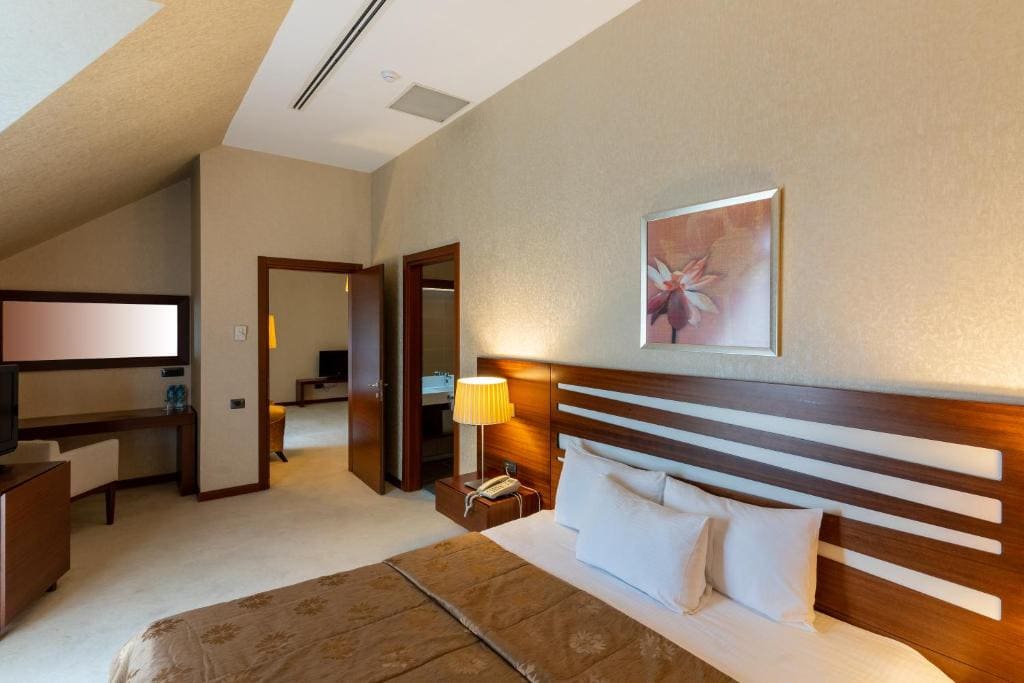 Family Room room - Image 1