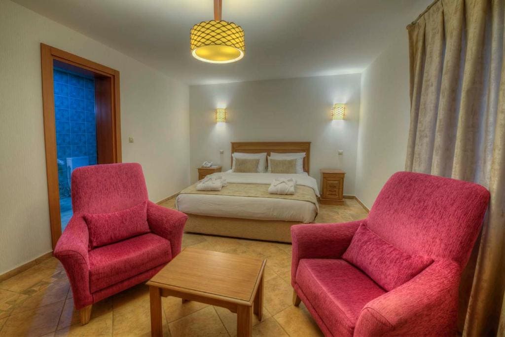 Deluxe Double Room with Balcony room - Image 3