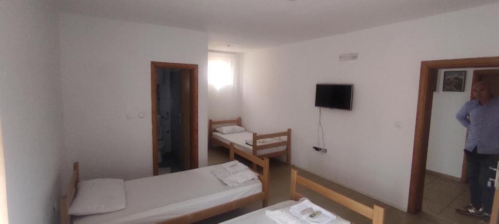 Budget Triple Room room - Image 1