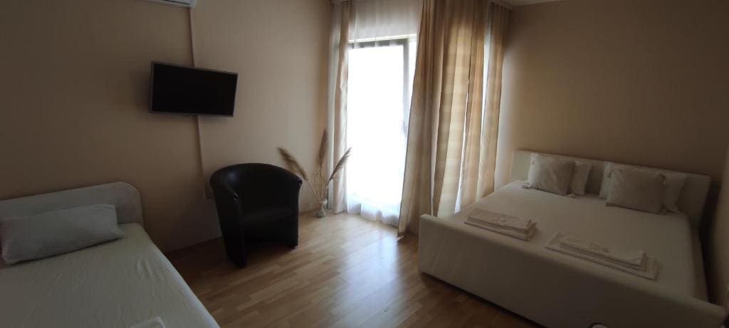 Comfort Triple Room room - Image 2