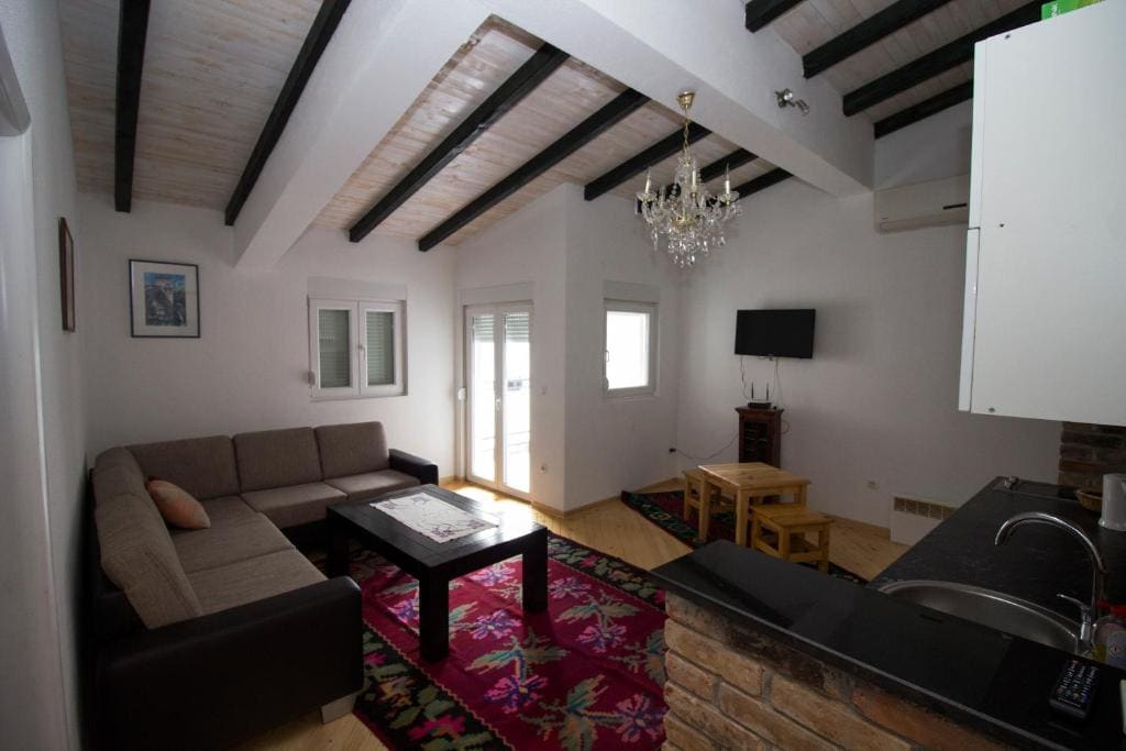 One-Bedroom Apartment room - Image 1