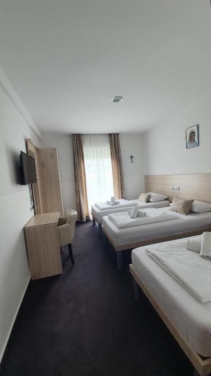 Comfort Triple Room room - Image 1