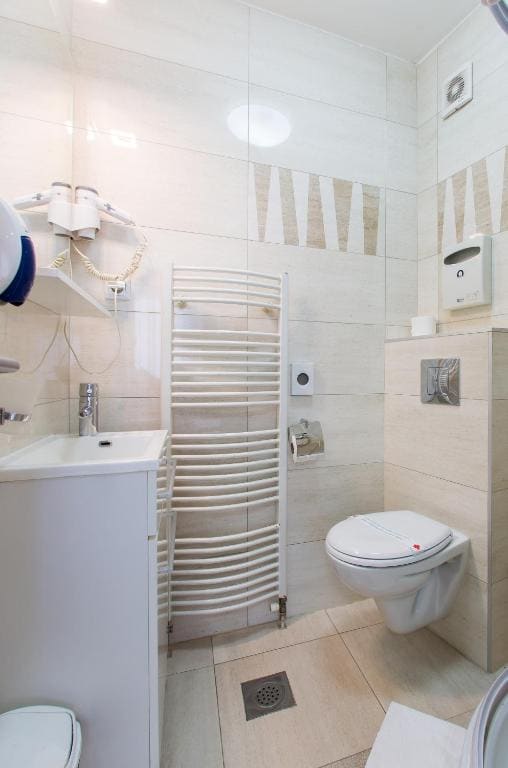 Standard Twin Room room - Image 2