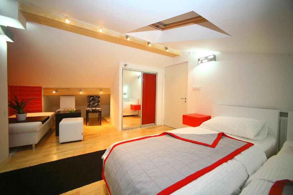 Studio room - Image 2