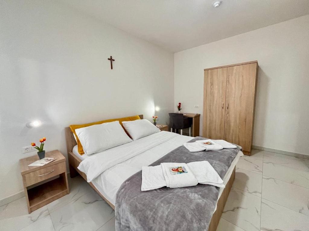 Triple Room with Private Bathroom room - Image 2