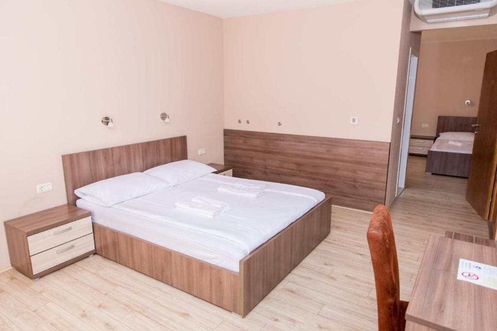 Quadruple Room with Balcony room - Image 3