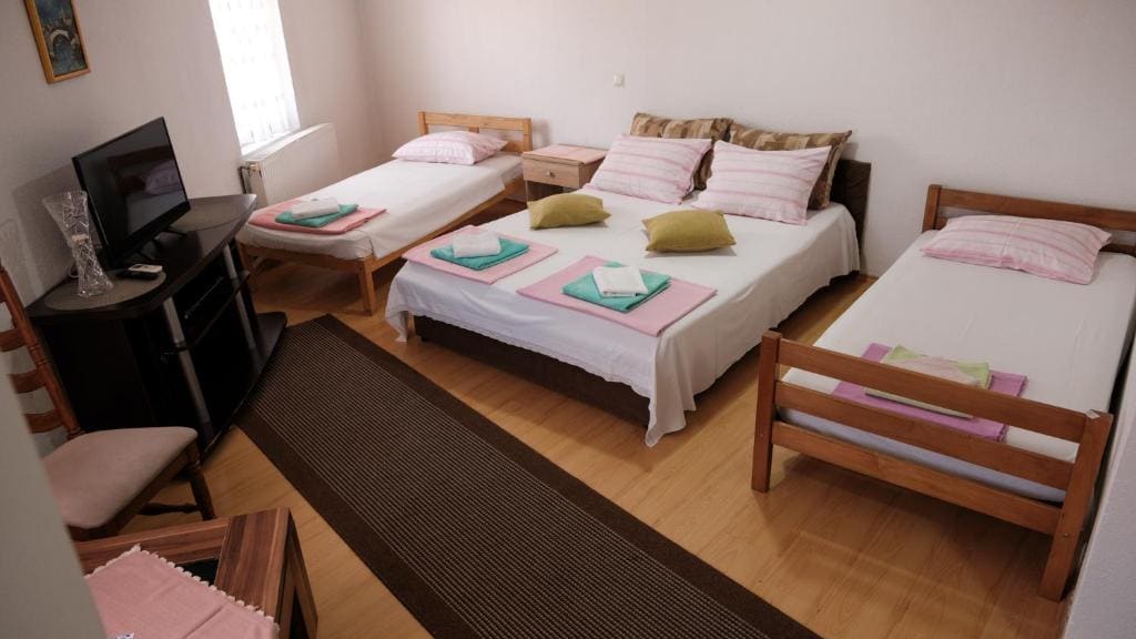 Apartment room - Image 1