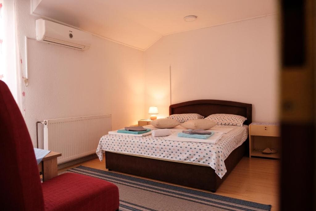 Double or Twin Room with Balcony room - Image 3