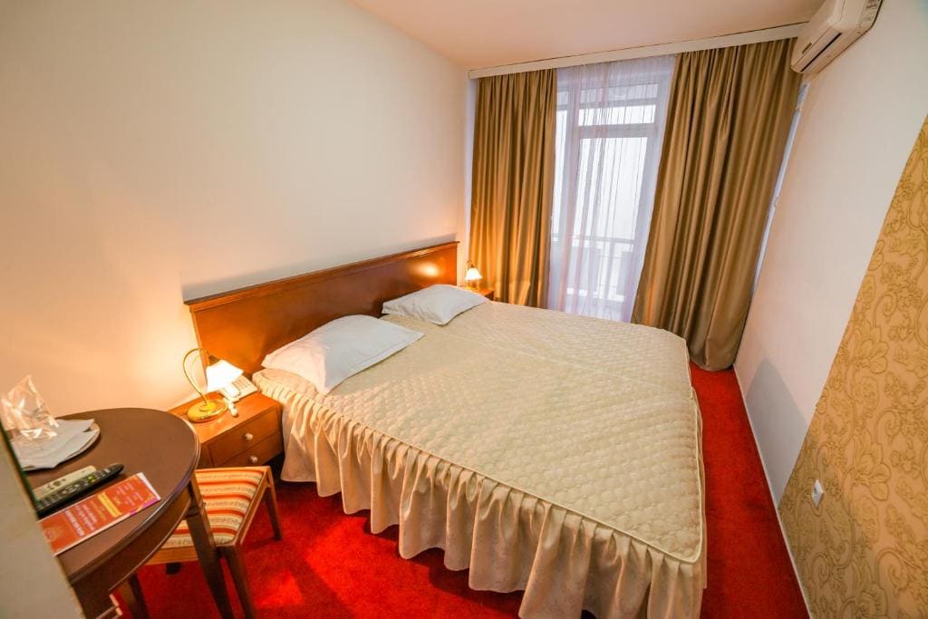 Twin or Double Room with Long Beds room - Image 2